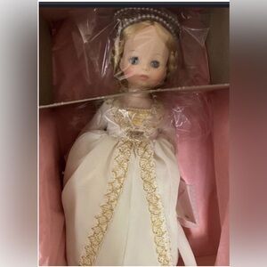 Madame Alexander Doll 14" Opera Series New In Box Isolde